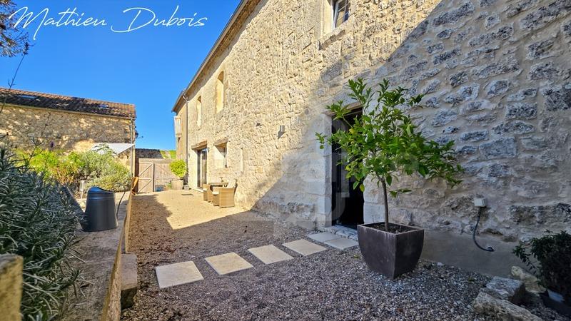 Propriété - 271 m² - 12 pièces