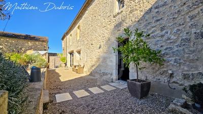 Propriété - 271 m² - 12 pièces