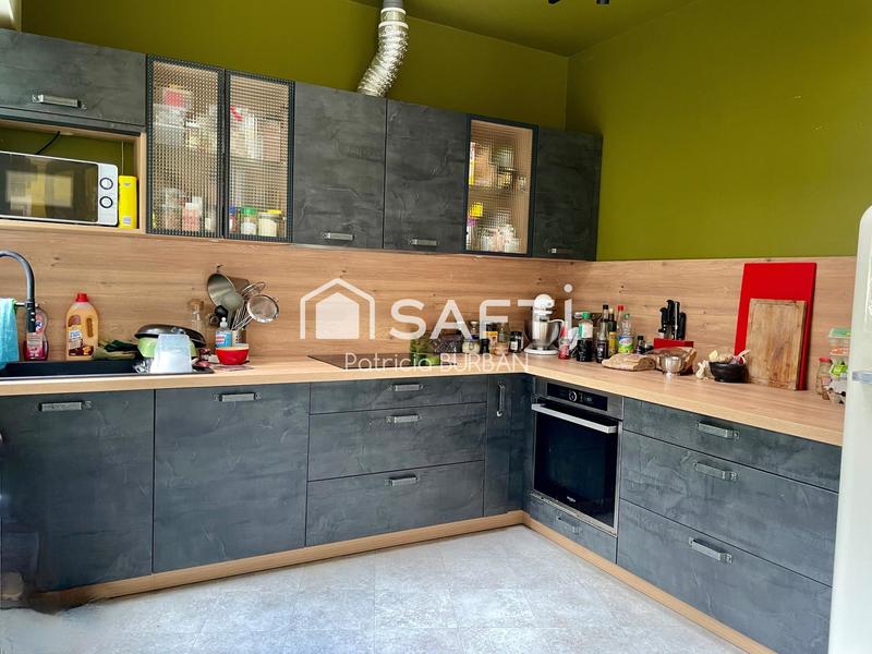 Maison - 184 m² - 8 pièces