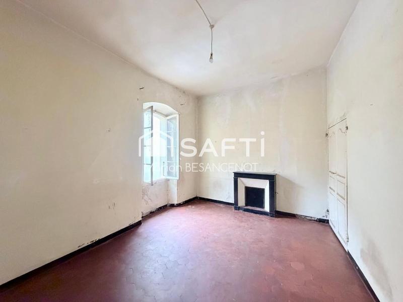 Maison de village - 250 m² - 10 pièces