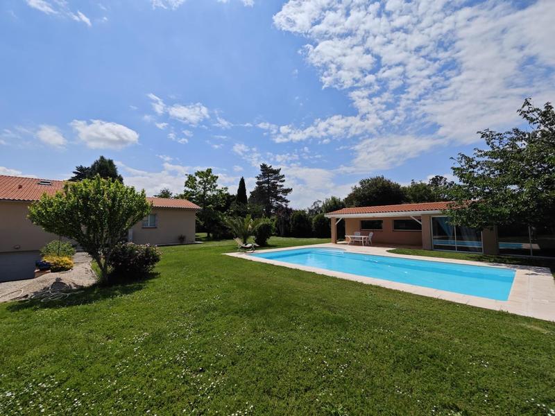 Maison - 180 m² - 6 pièces