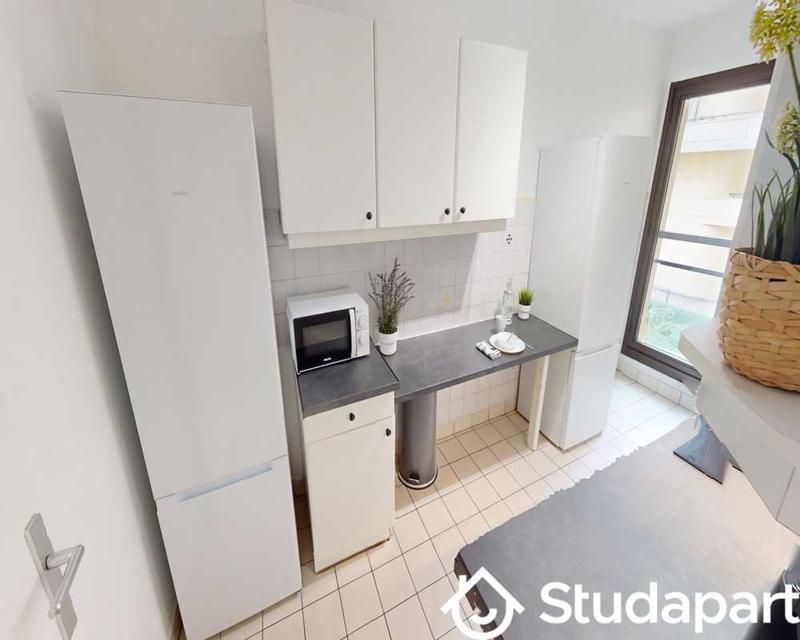 Chambre - 100 m² - 1 pièce