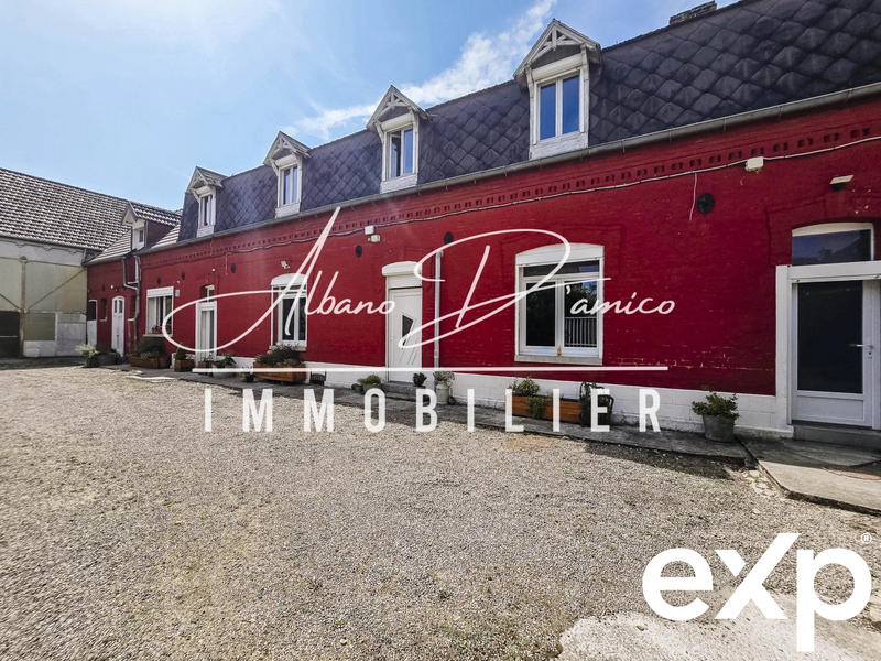 Maison - 182 m² - 9 pièces