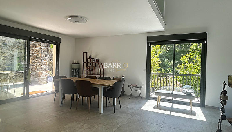 Villa - 240 m² - 6 pièces