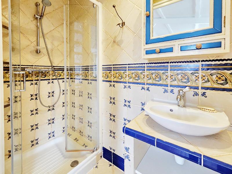 Pavillon - 200 m² - 8 pièces