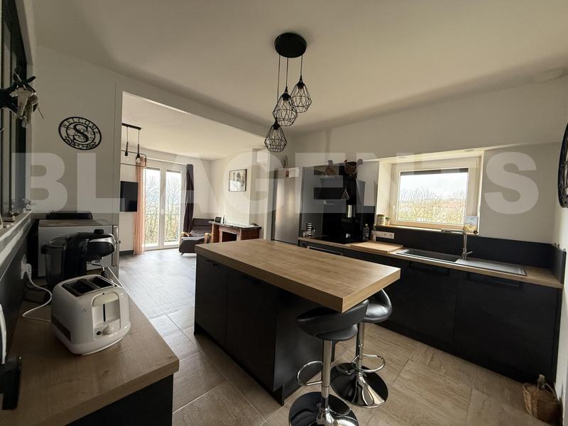 Maison traditionnelle - 85 m² - 4 pièces