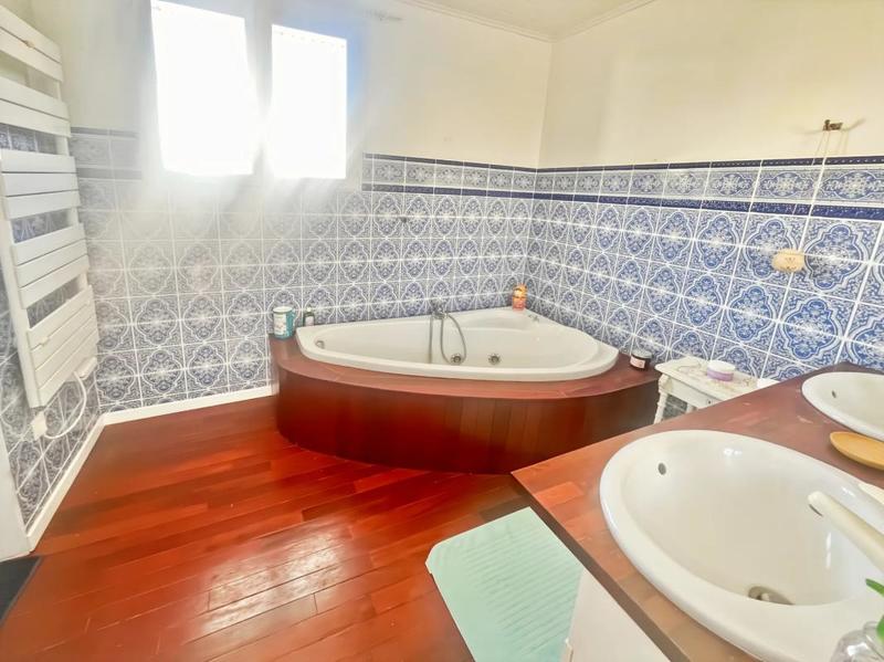 Maison - 160 m² - 6 pièces