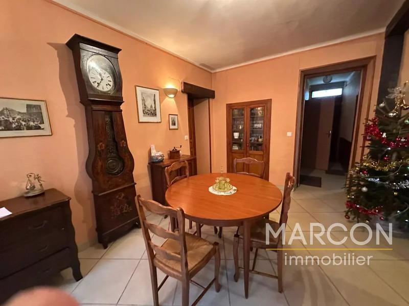 Maison - 213 m² - 15 pièces
