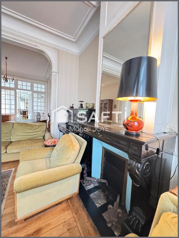 Maison de maîtres - 210 m² - 10 pièces