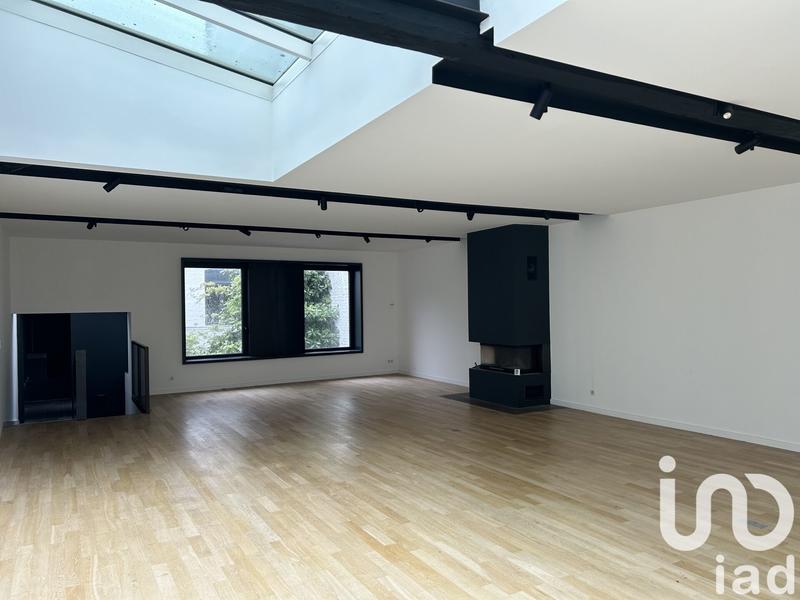 Maison - 240 m² - 1 pièce