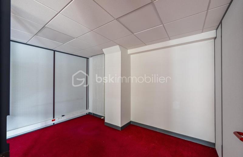 Local commercial - 200 m² - 7 pièces