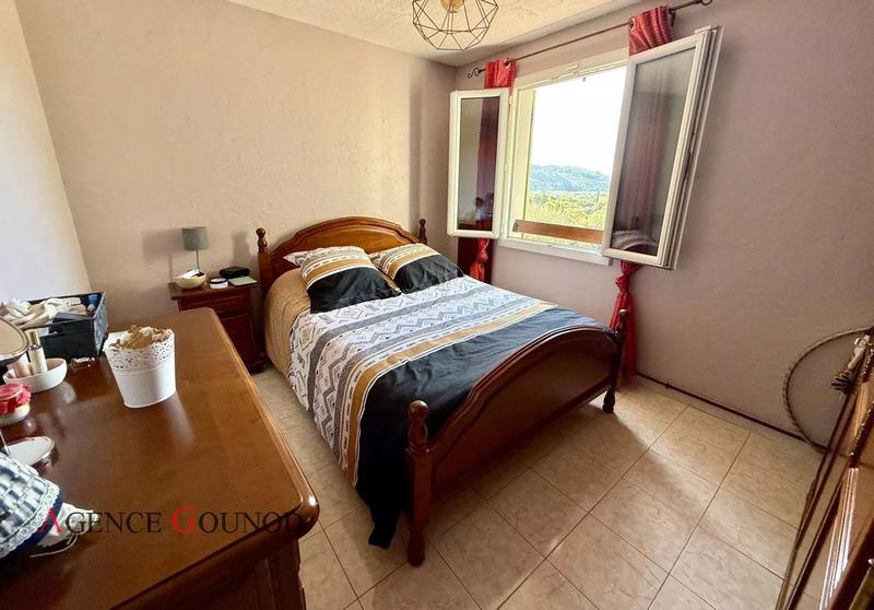 Maison - 91 m² - 5 pièces