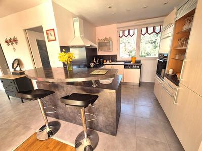 Maison - 146 m² - 7 pièces