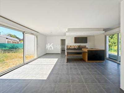 Maison - 95 m² - 4 pièces