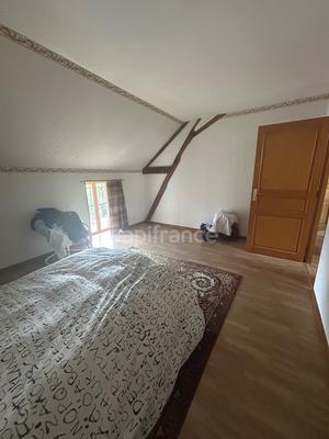 Maison - 143 m² - 9 pièces