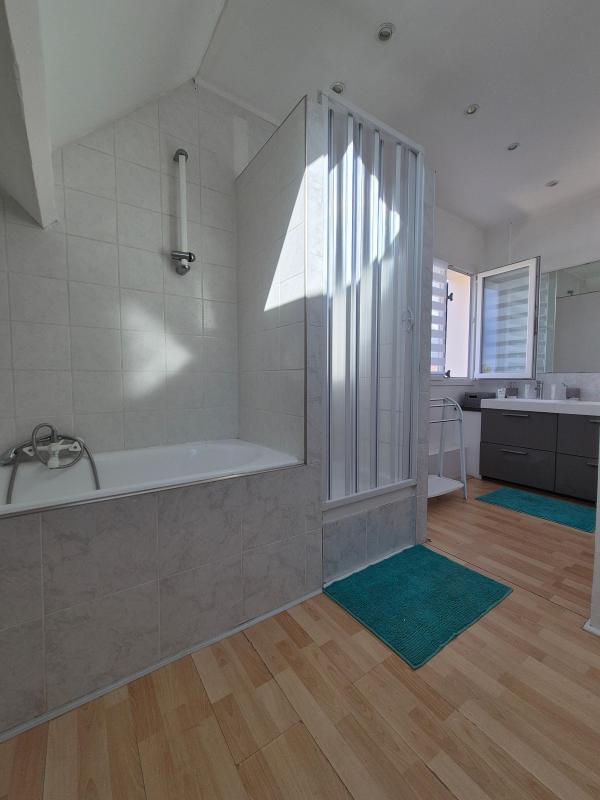 Maison - 189 m² - 6 pièces