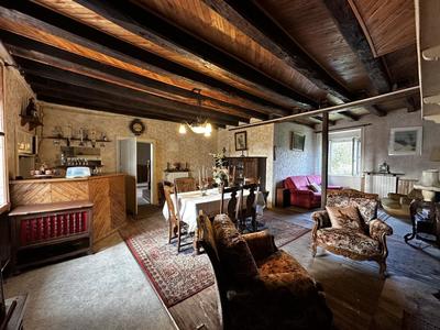 Maison ancienne - 206 m² - 7 pièces