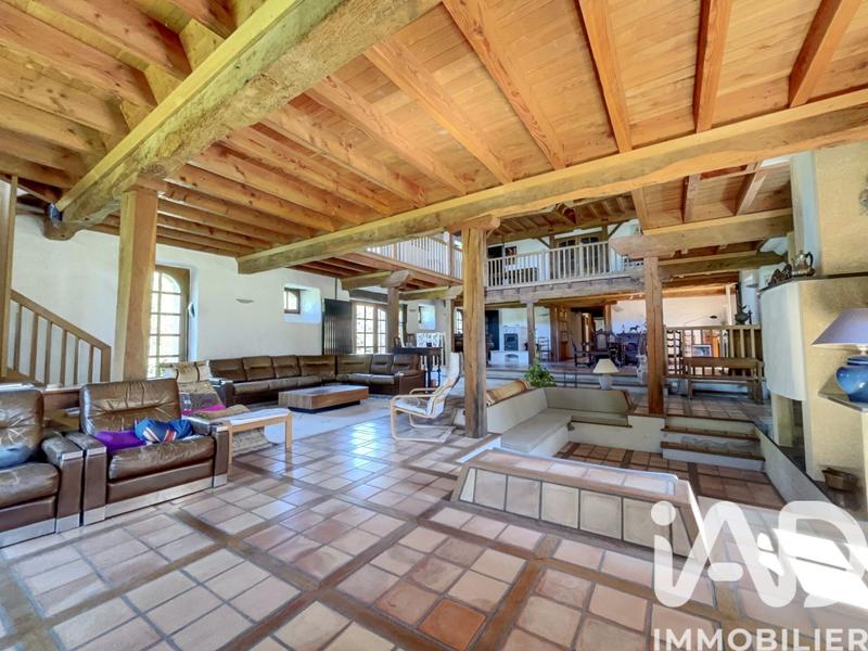 Maison - 564 m² - 13 pièces