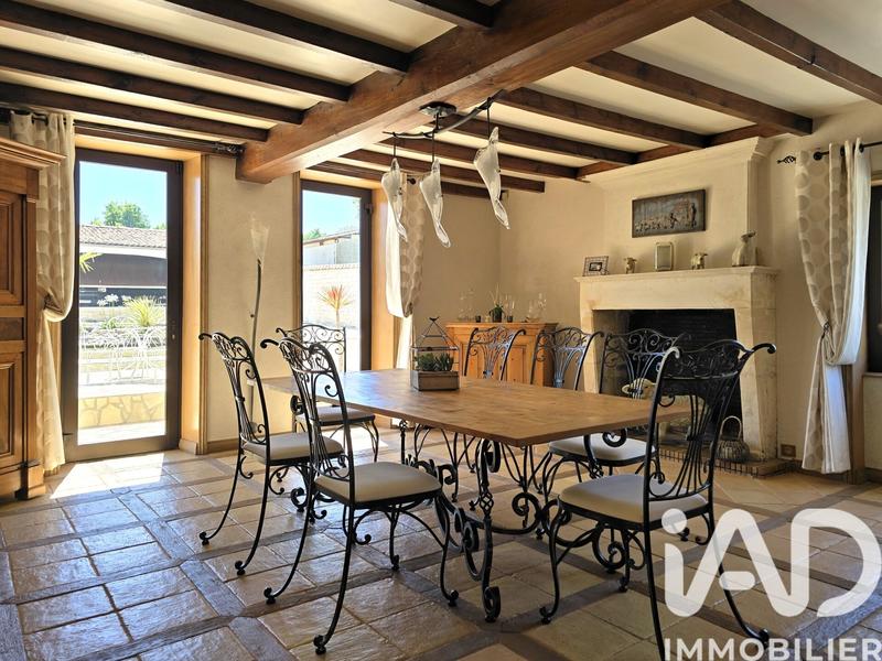 Maison - 382 m² - 12 pièces