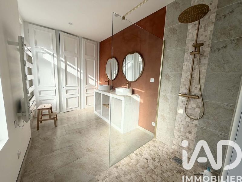 Maison - 227 m² - 5 pièces