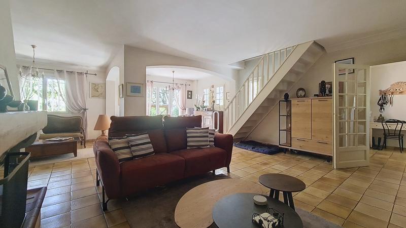 Maison traditionnelle - 169 m² - 6 pièces