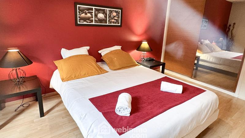 Maison - 180 m² - 9 pièces