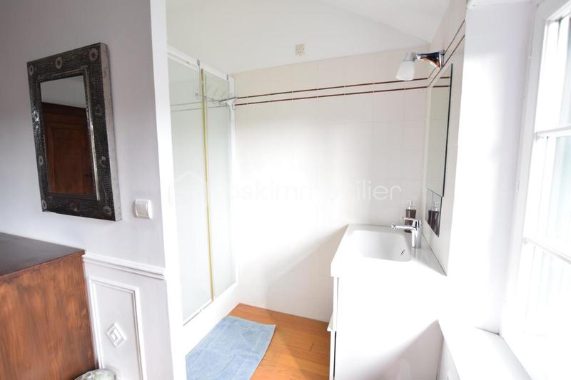 Maison - 210 m² - 7 pièces