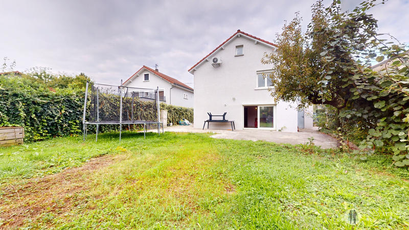 Maison - 164 m² - 8 pièces