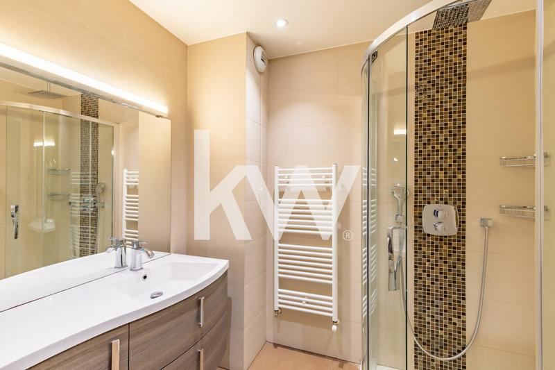 Appartement - 90 m² - 4 pièces