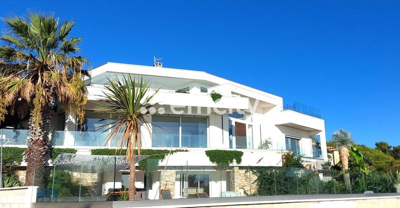 Maison - 430 m² - 10 pièces