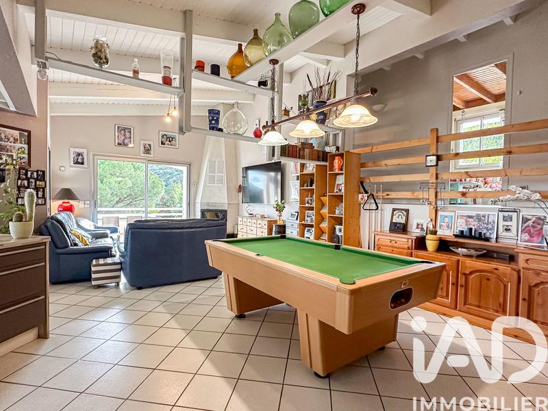 Maison - 220 m² - 9 pièces