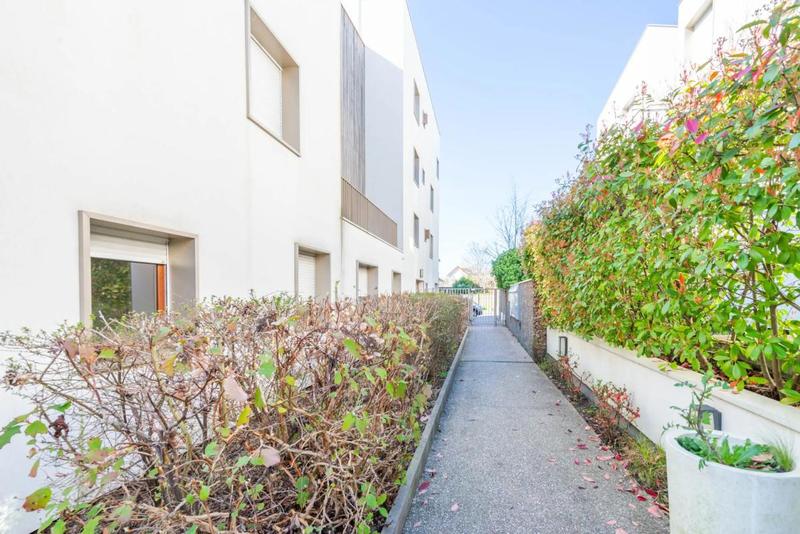 Studio - 30 m² - 1 pièce