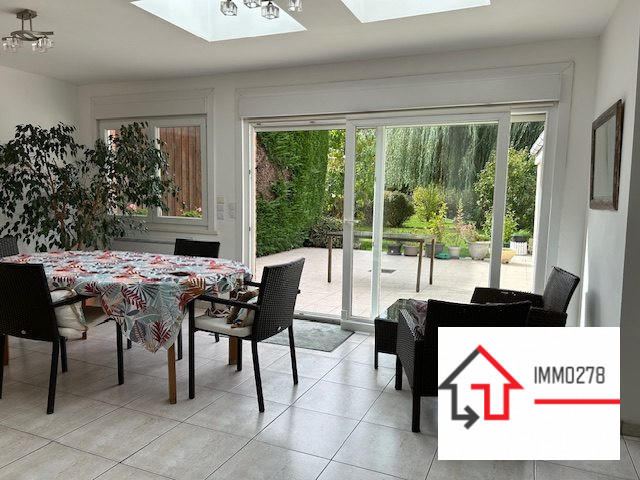 Maison - 232 m² - 7 pièces
