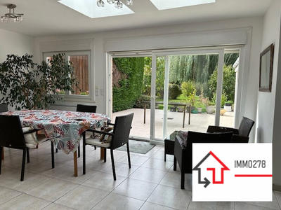 Maison - 232 m² - 7 pièces