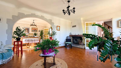 Maison - 263 m² - 7 pièces