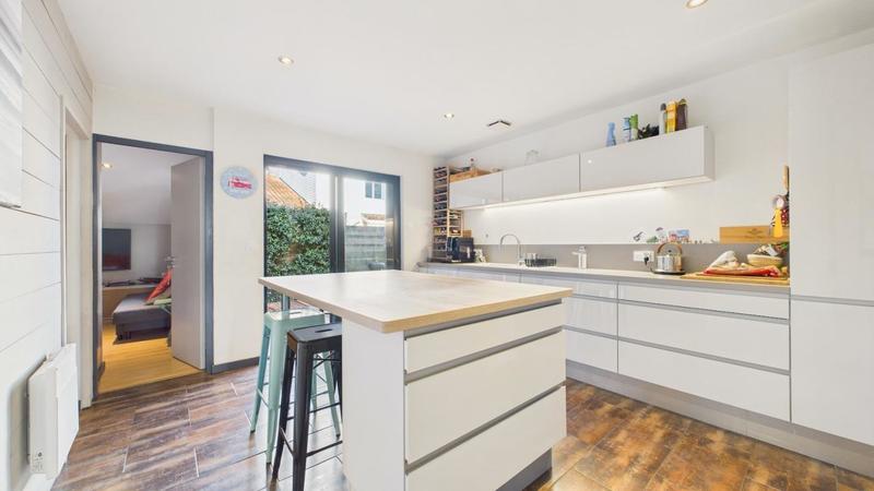 Maison - 168 m² - 7 pièces