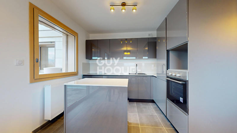 Appartement - 93 m² - 4 pièces