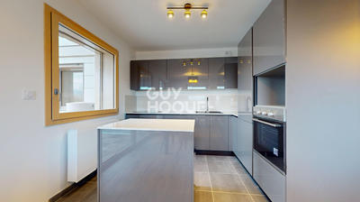 Appartement - 93 m² - 4 pièces