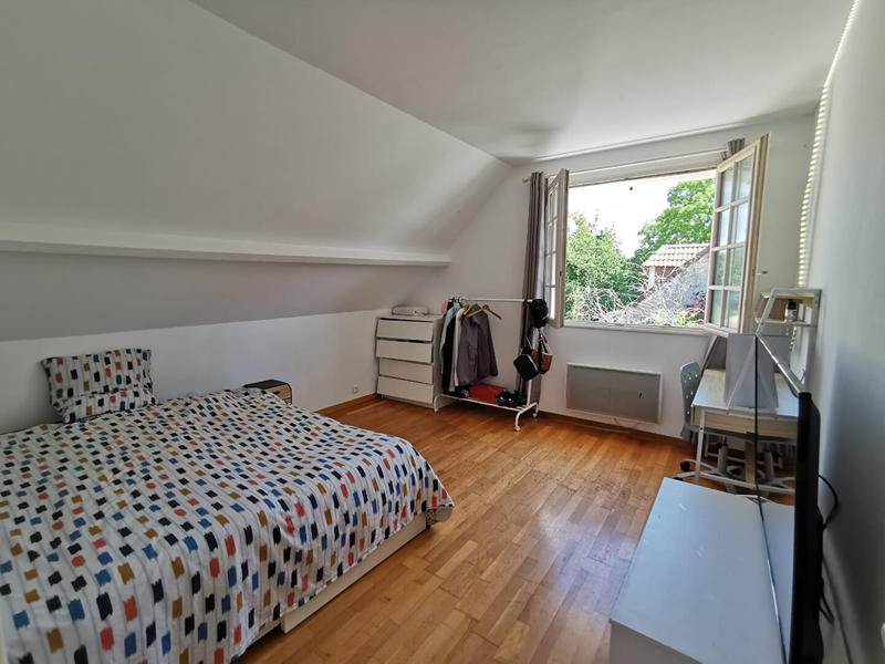 Maison - 157 m² - 9 pièces