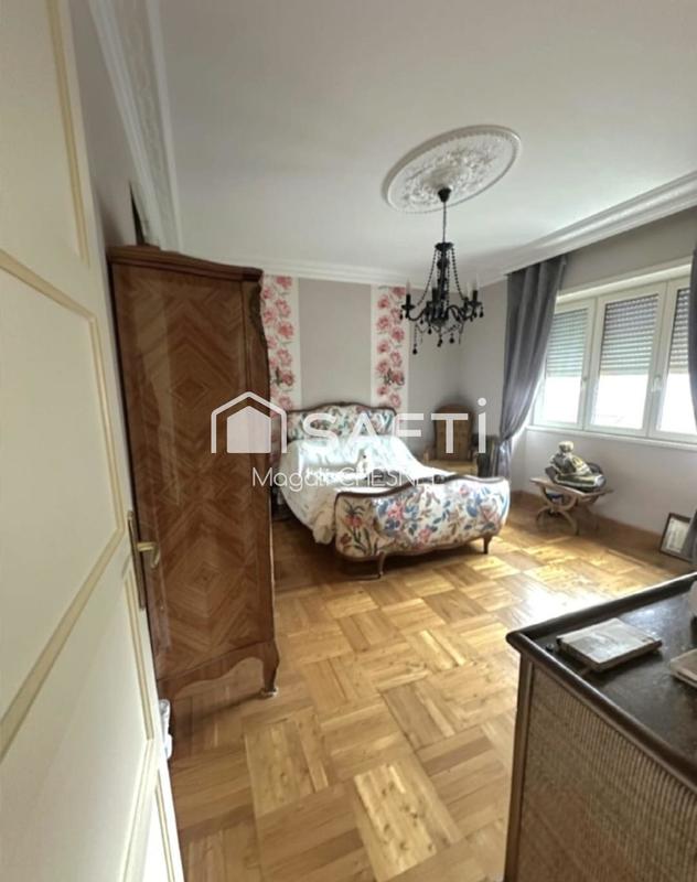 Maison - 195 m² - 9 pièces