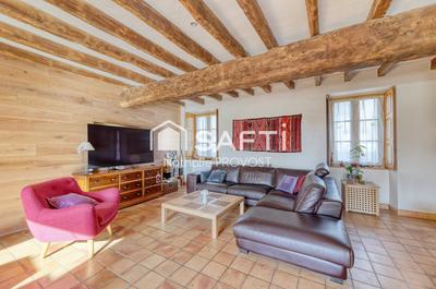 Maison - 212 m² - 8 pièces