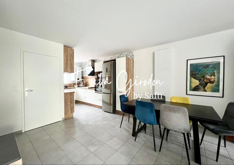 Maison - 94 m² - 4 pièces