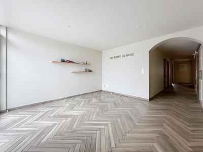 Santé - 121 m² - 6 pièces