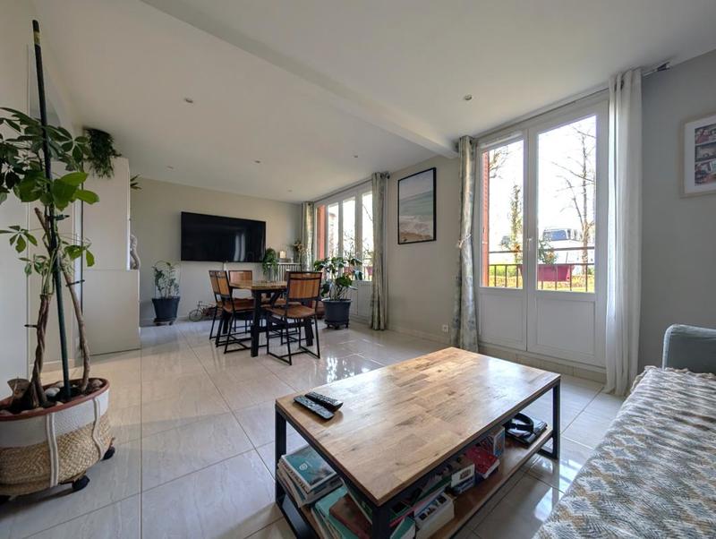 Appartement ancien - 70 m² - 3 pièces