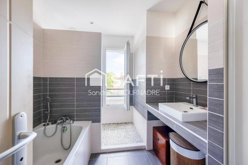 Maison - 139 m² - 7 pièces