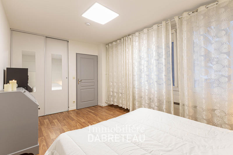 Chambre - 84 m² - 4 pièces