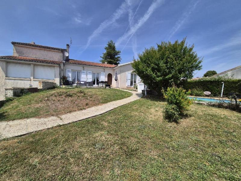 Maison - 200 m² - 10 pièces