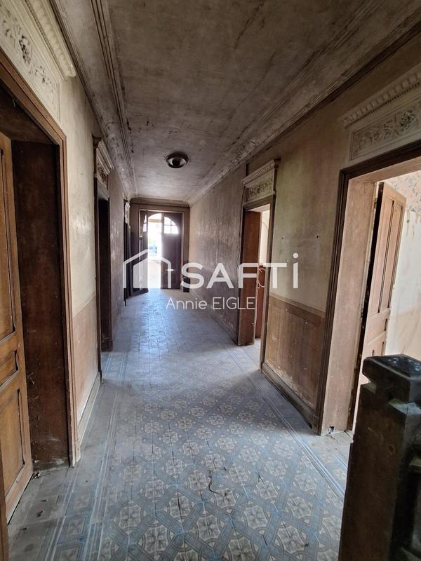 Maison - 260 m² - 9 pièces