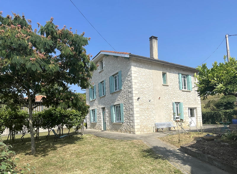 Maison - 140 m² - 6 pièces