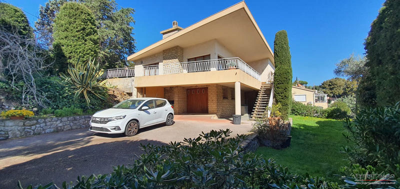 Maison - 190 m² - 6 pièces